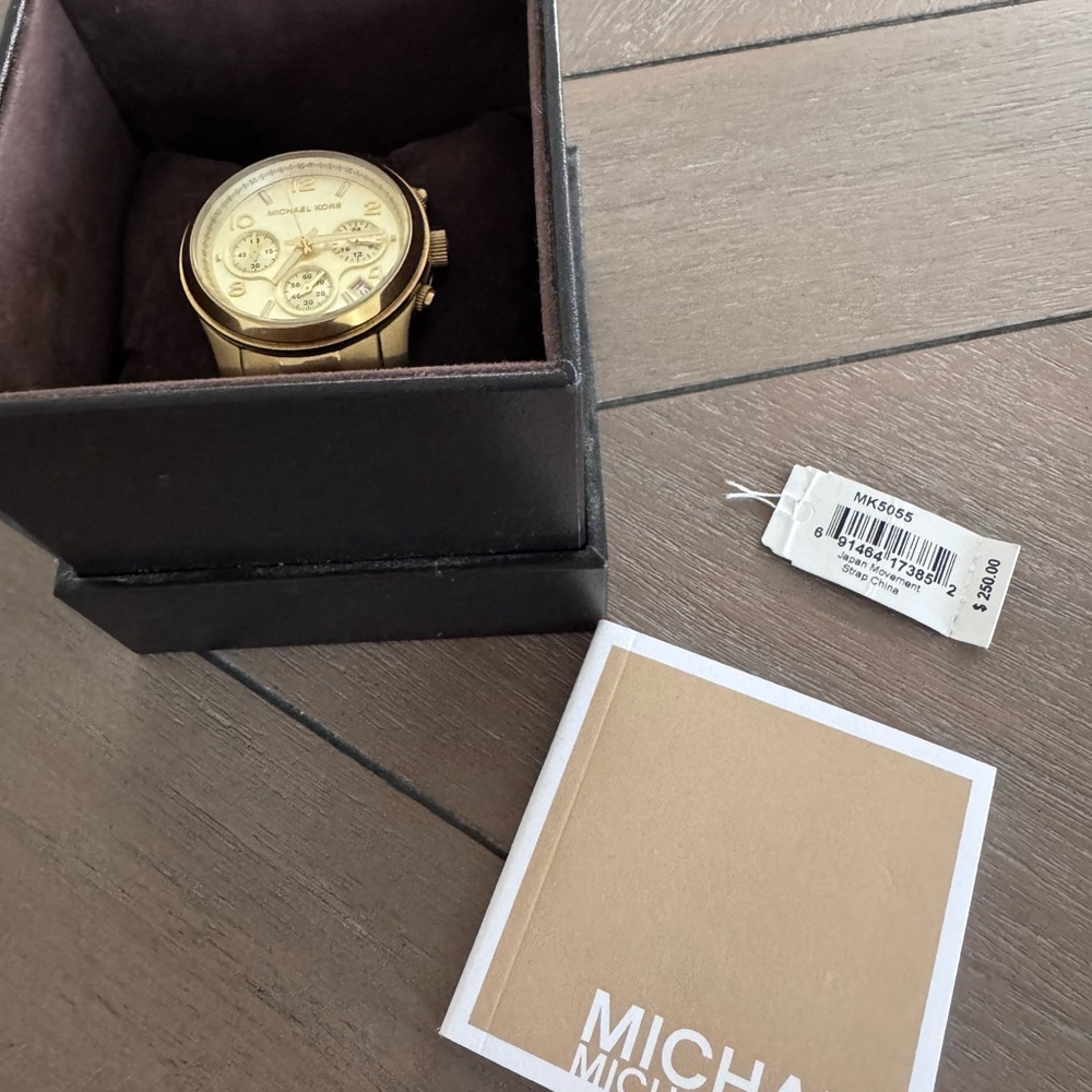 Michael Kors Runway Gold Multifunction Watch - Picture 11 of 16